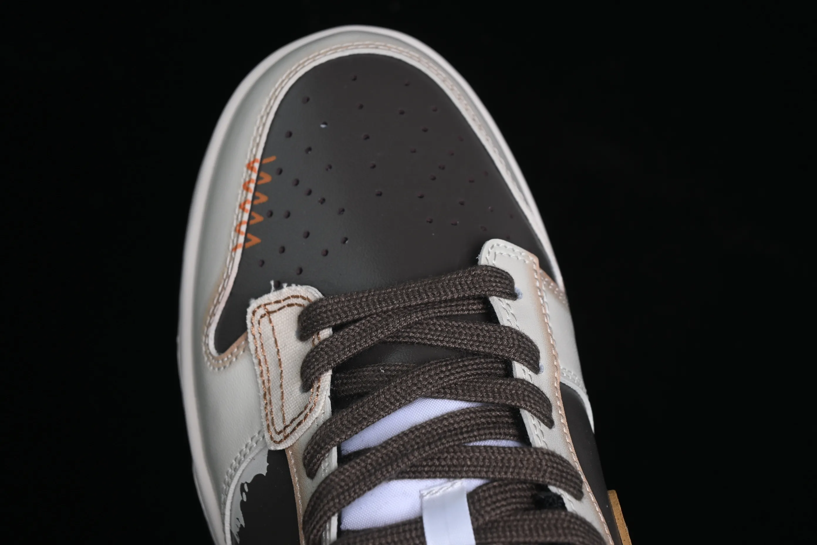All Categories Nk SB Dunk Series Nk SB Dunk Low Low-top sneakers Nk Dunk Low Panda Prank Pioneer Knight Sandstorm Black Brown Low-top casual sneakers DD1391-100